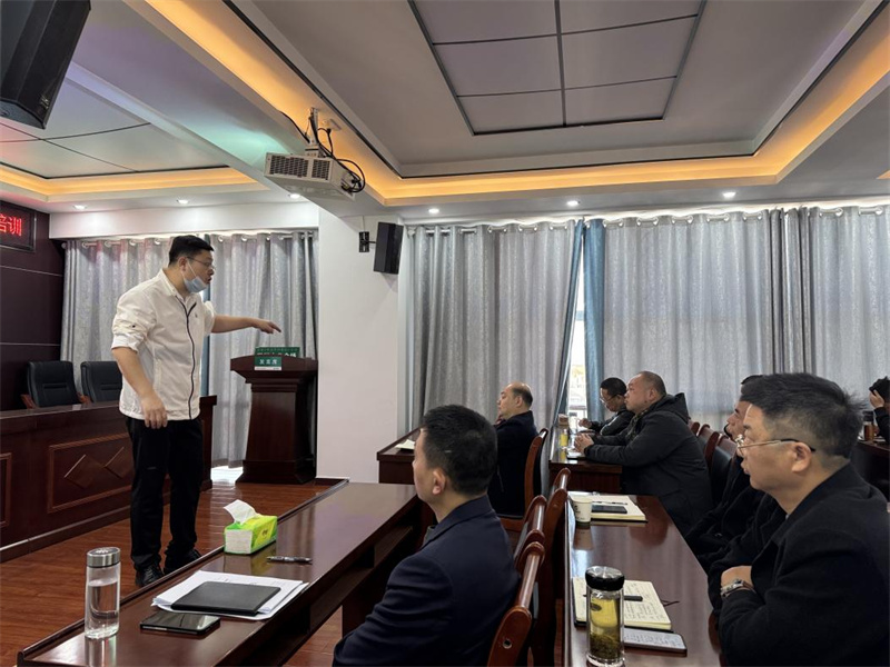 学员与授课老师积极互动