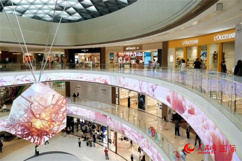 海南省三亚市三亚国际免税城内。人民网 符武平摄