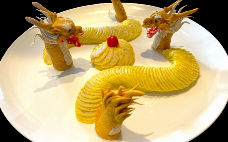 摆盘后的盘龙菜。朱云摄