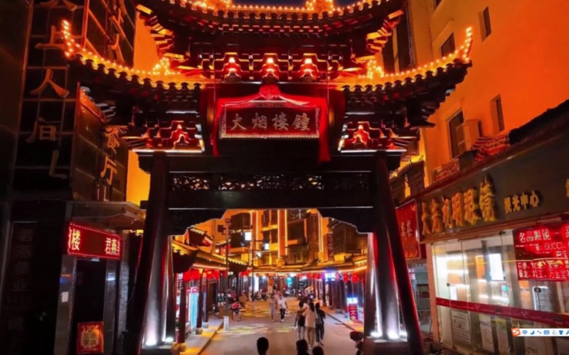 黄石景区夜景。