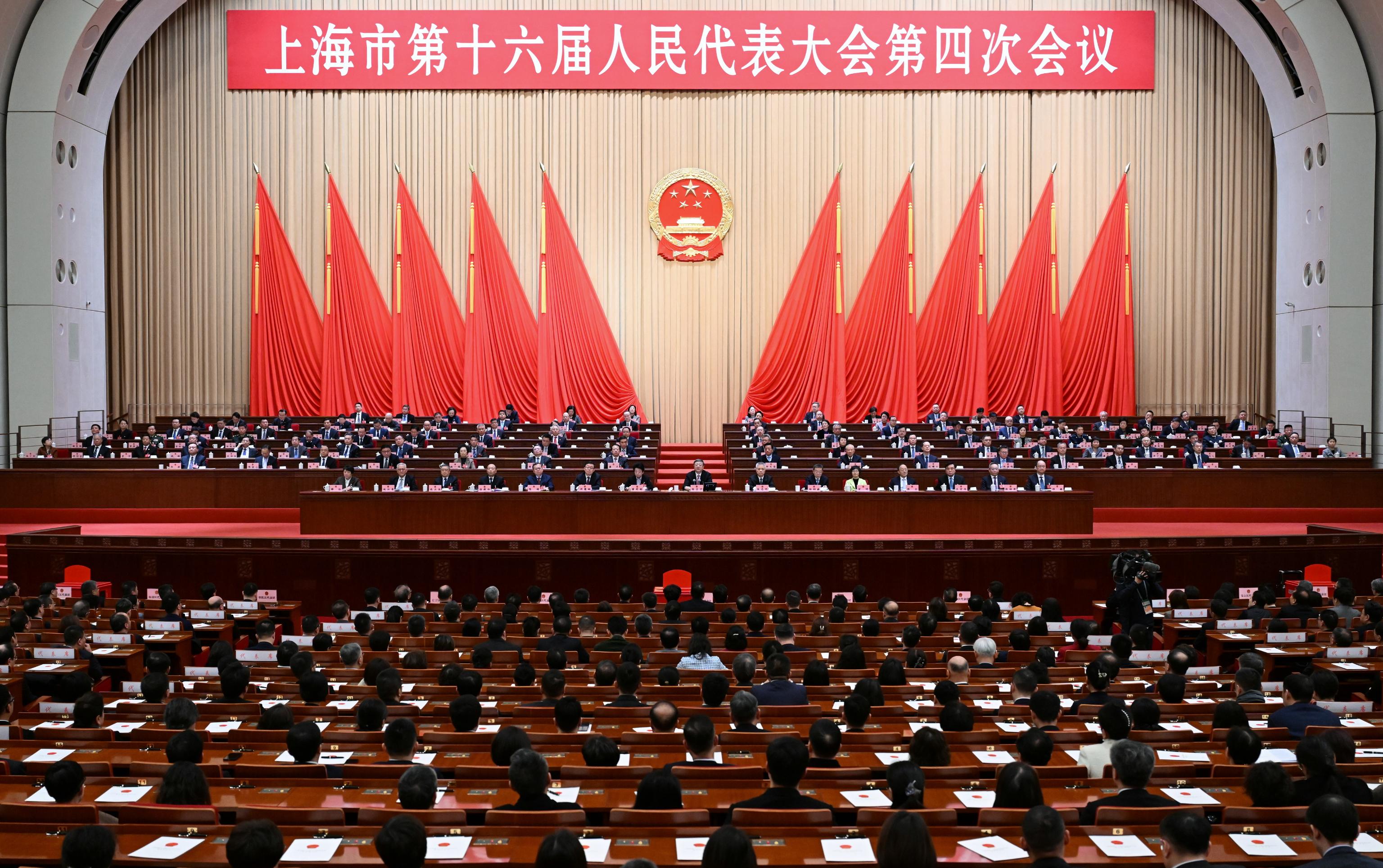 2月7日,上海市十六届人大四次会议闭幕。陈正宝摄