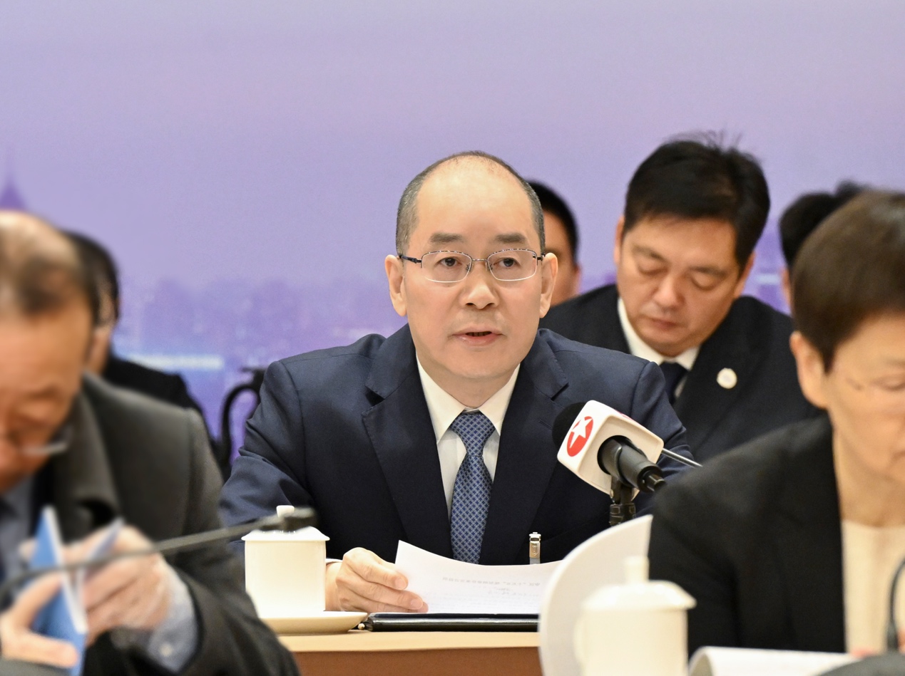 全国人大代表，中国移动上海公司党委书记、董事长、总经理楼向平（受访者供图）