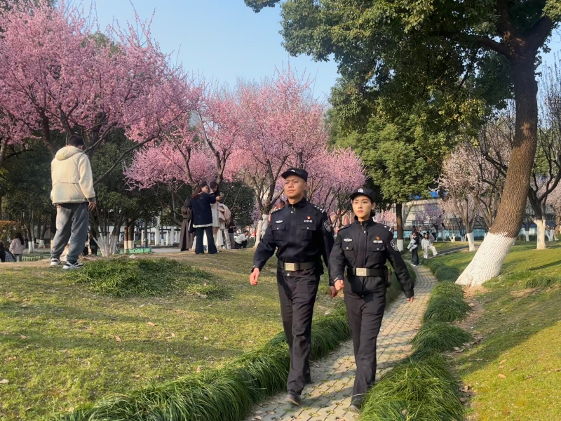 武汉公安开启“护游”模式。