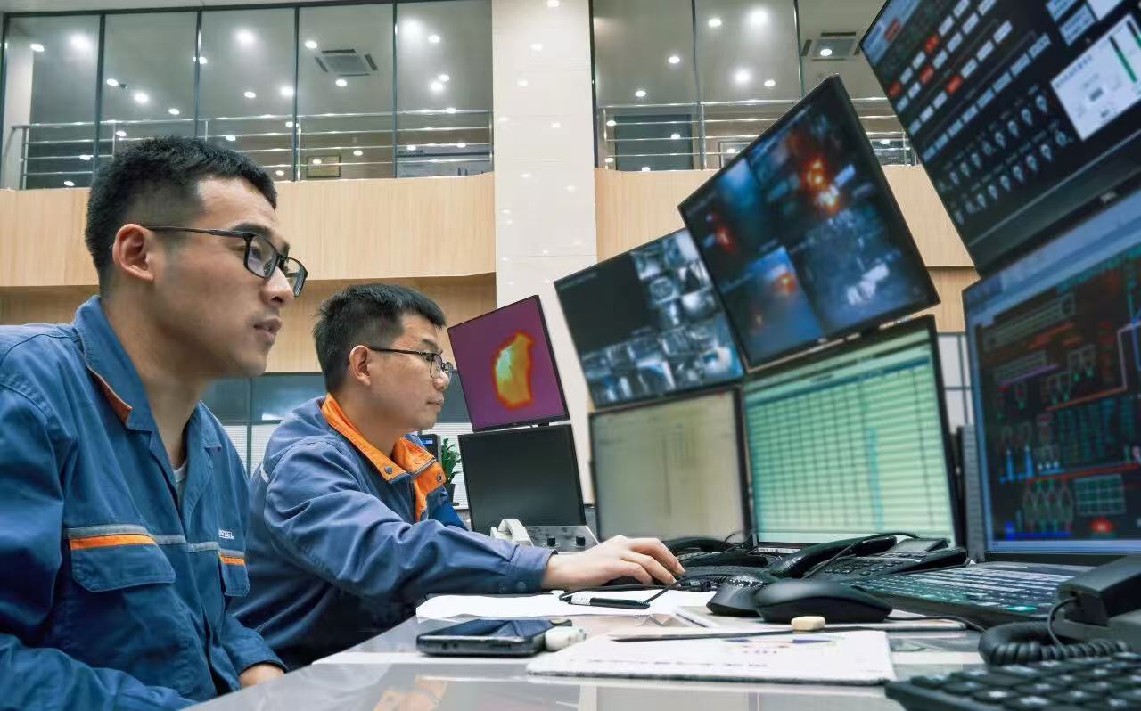 钢铁生产，有了智能监测平台精准预测。受访单位供图