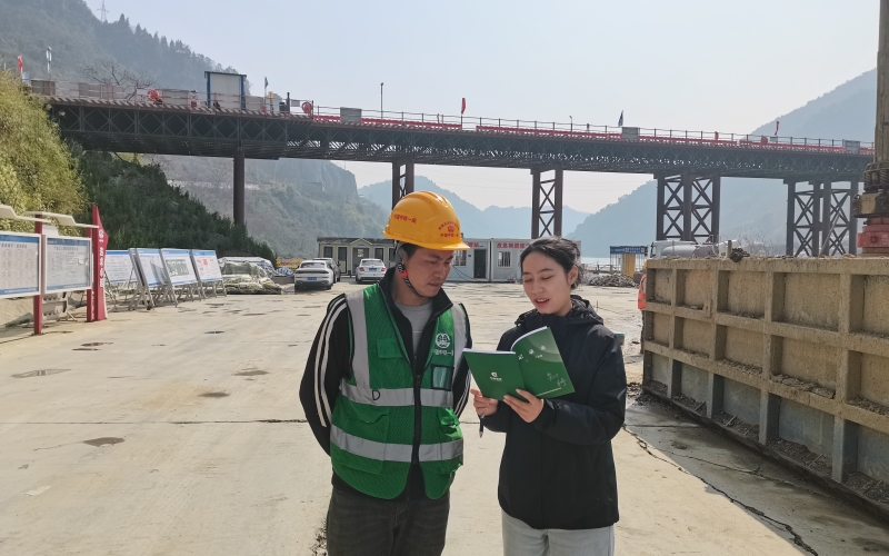 长阳烟草部门青年员工走访问需重点建设项目