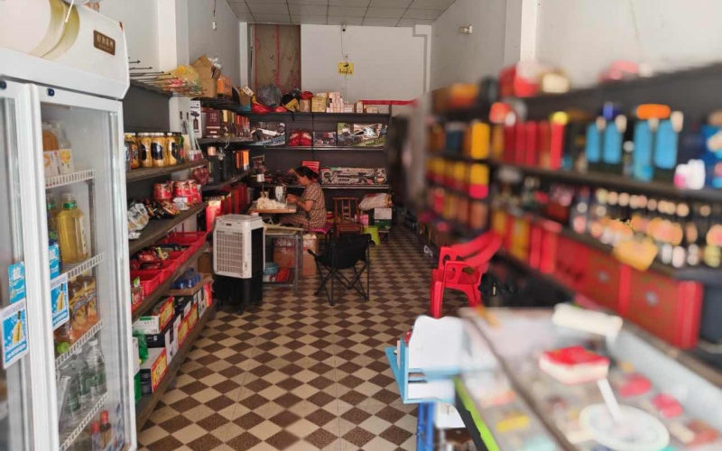 “果果副食铺”店铺全景。