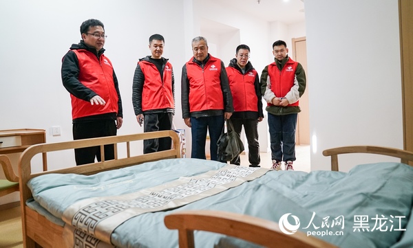 “公益福彩 益路花开”活动走进哈尔滨市第一社会福利院。人民网记者 苏靖刚摄